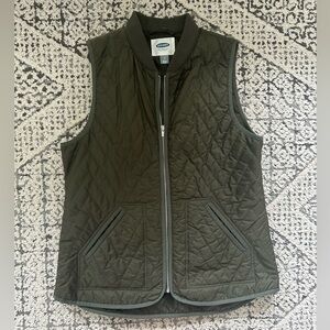 Old Navy Quilted Vest in Olive Green